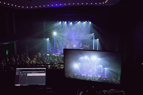 Corporate Event in Nürnberg mit Bühne, Lichttechnik und Großbildprojektion
