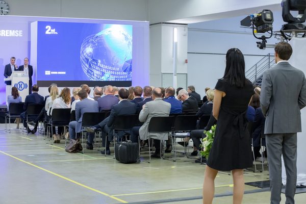 Referenz Veranstaltungstechnik Bayern: Knorr-Bremse Innovation Day mit Bühnen- und Videotechnik